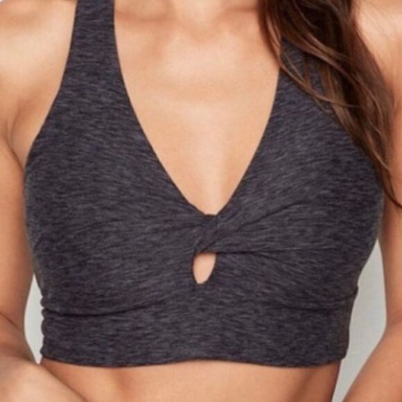 🚨4/$25 Victoria’s Secret Keyhole Twist front Bra Size XS - Picture 1 of 3